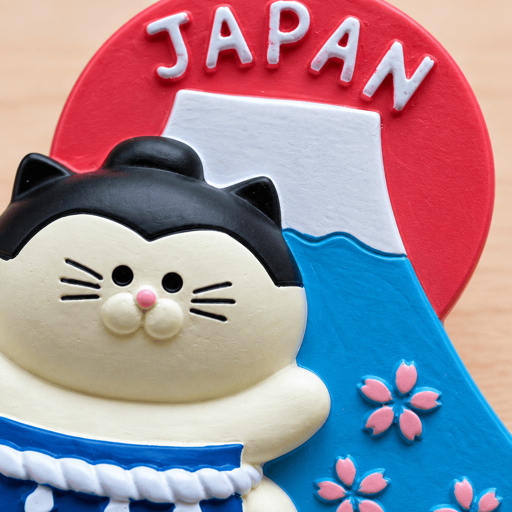 Omiyage-Magnet: Yokozuna-Katze vor dem Fuji