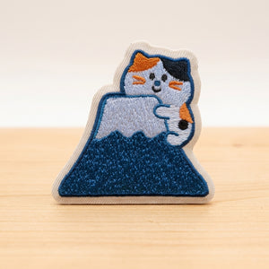 Bestickter Magnet Mount Fuji mit Katze