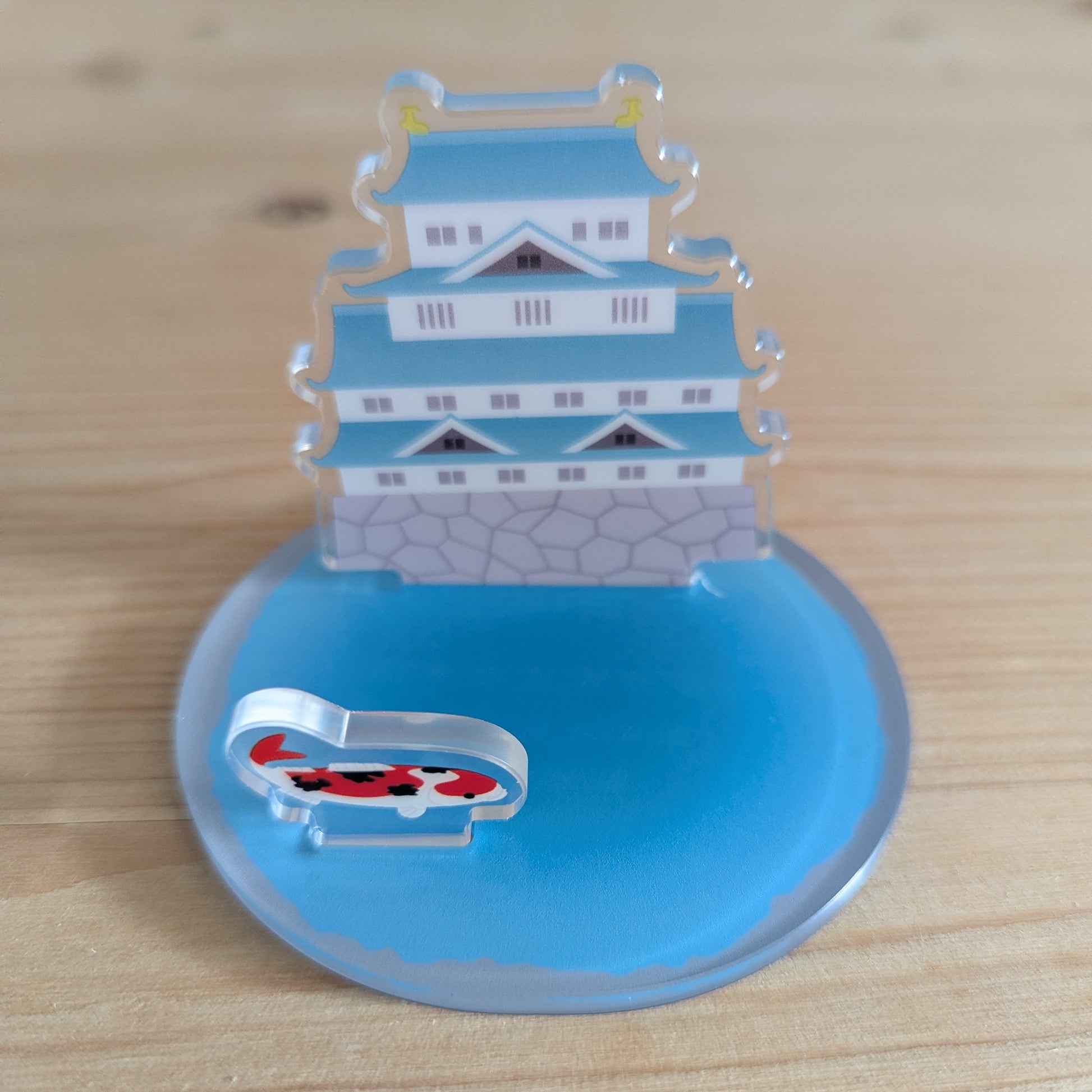 Acryl Smartphone-Ständer Japanische Burg – Motiv mit Koi-Fisch