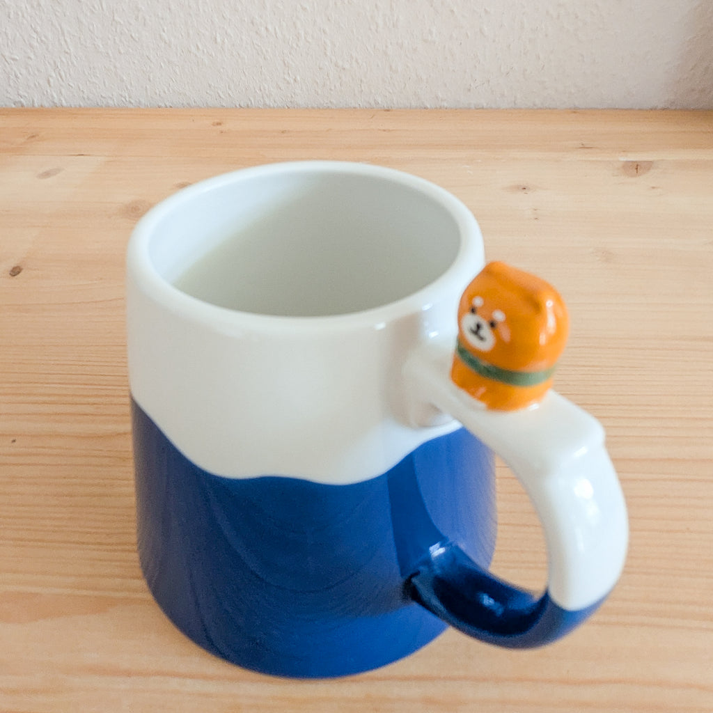 Fuji-san Tasse mit Shiba Inu Figur – Keramik Becher im Mt. Fuji Design