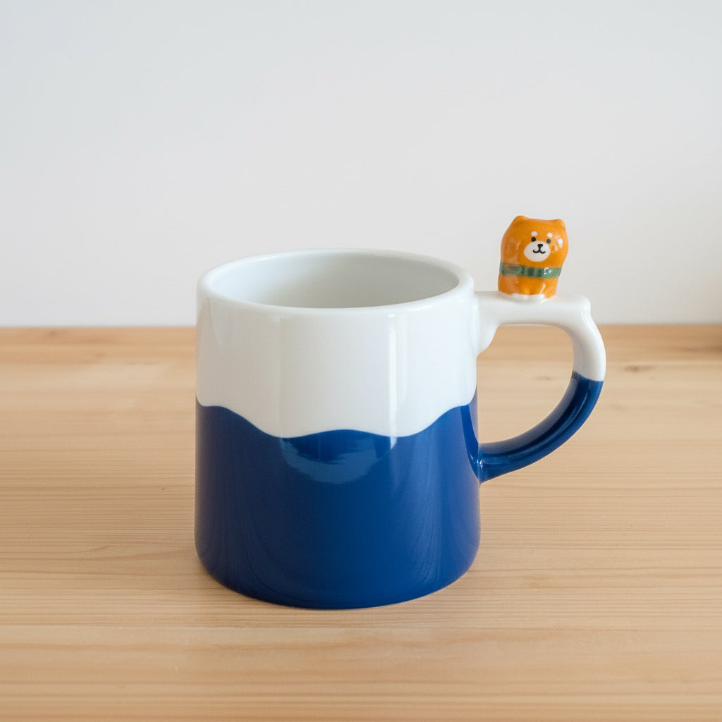 Fuji-san Tasse mit Shiba Inu Figur – Keramik Becher im Mt. Fuji Design