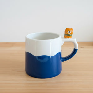 Fuji-san Tasse mit Shiba Inu Figur – Keramik Becher im Mt. Fuji Design