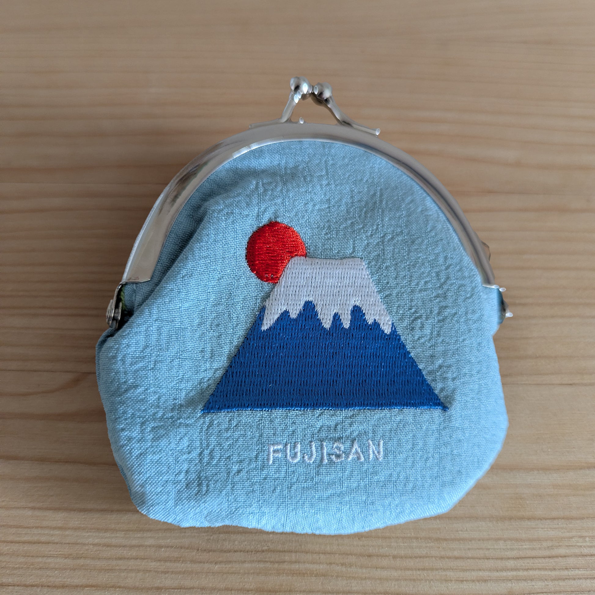 Stoff-Geldbörse Fujisan – Besticktes Bergmotiv mit Sonnenaufgang