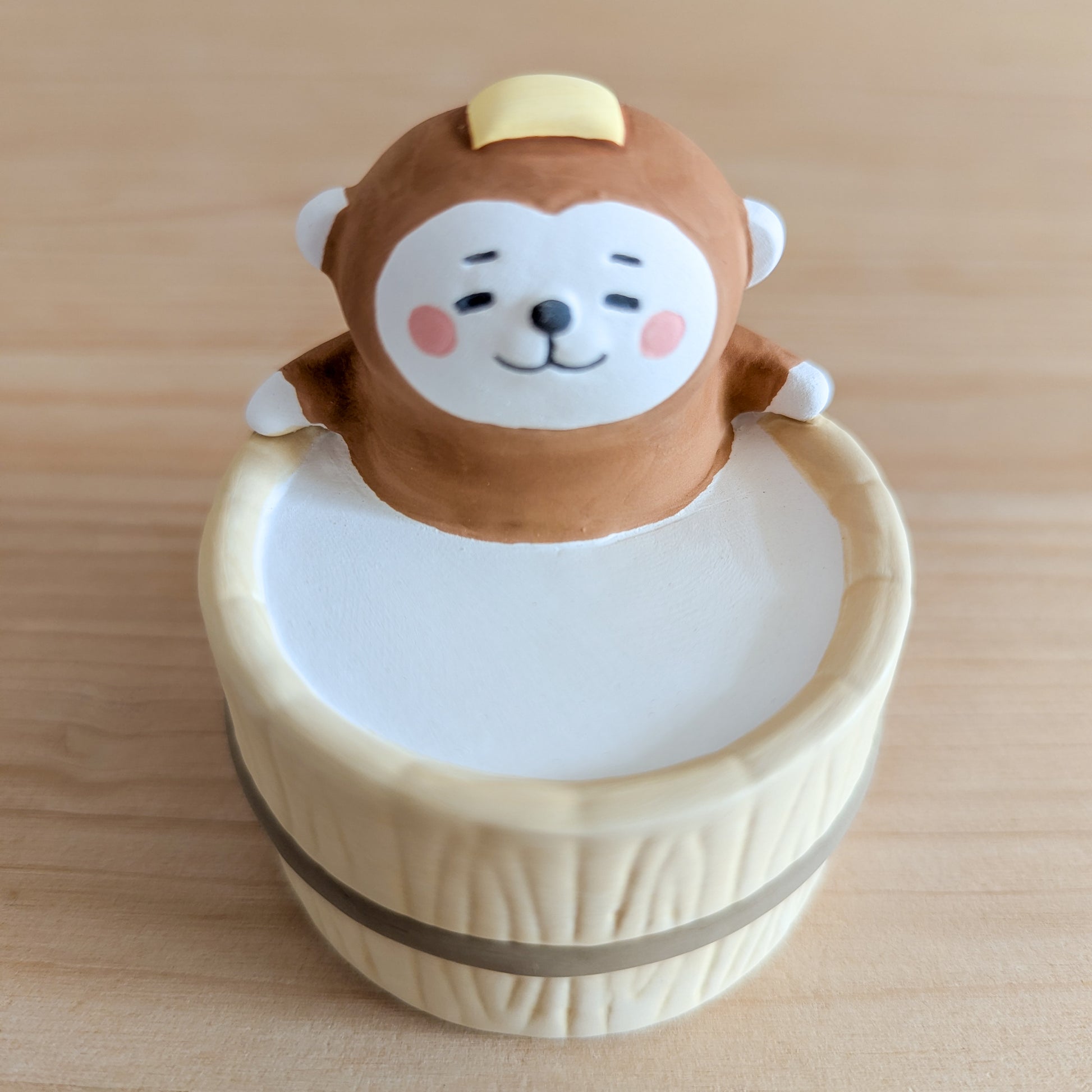 Yururi Biyori Aromafigur Affe im Onsen – Keramik Duftständer