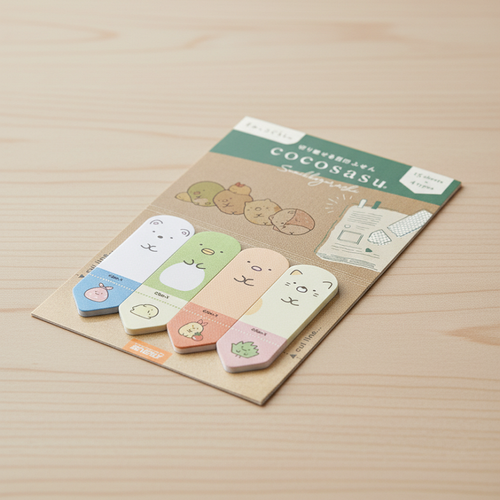 Komplettansicht der Sumikko Gurashi Haftnotizen – 4 Designs in Originalverpackung. | Verpackung mit vier verschiedenen Haftnotizenmotiven.